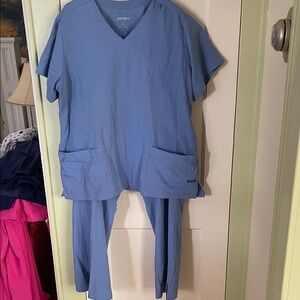 Jockey Women's Light Blue Scrub Set